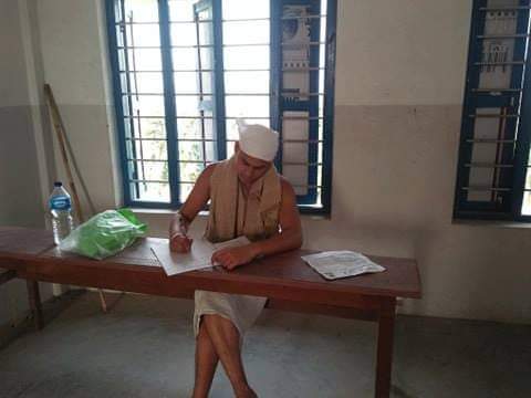 उर्लाबारीका एक किरियापुत्री एसईई दिँदै