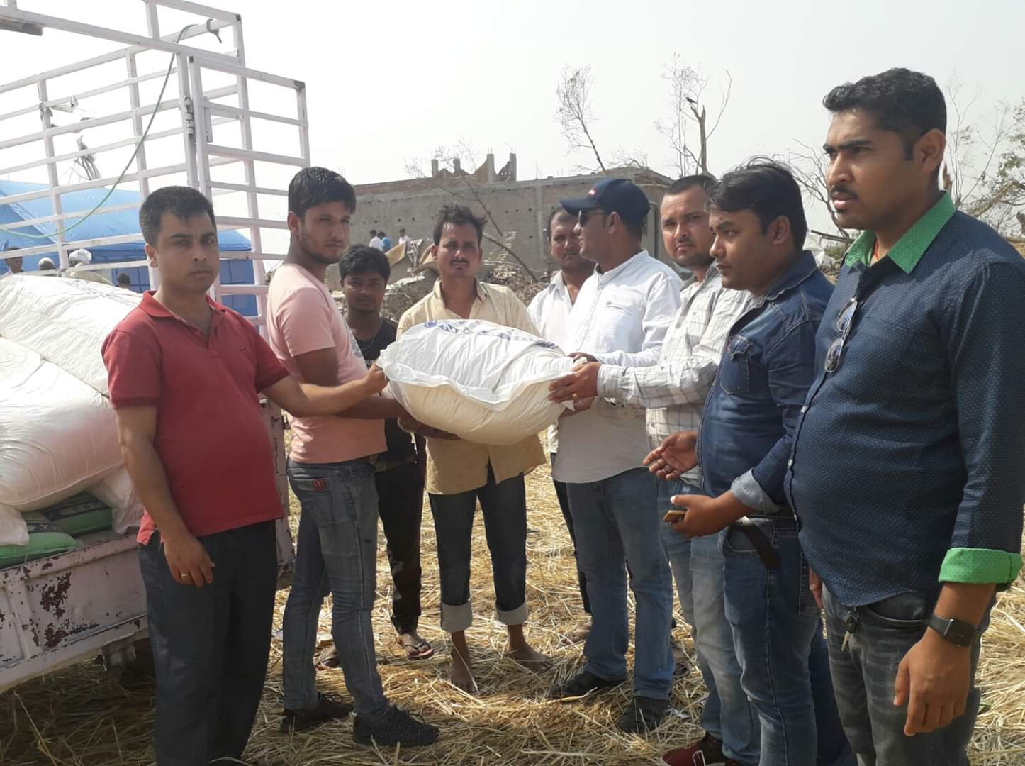 हावाहुरी प्रभावित क्षेत्रमा राहत बाड्नका लागि देशका विभिन्न स्थानबाट युवाहरु सक्रिय