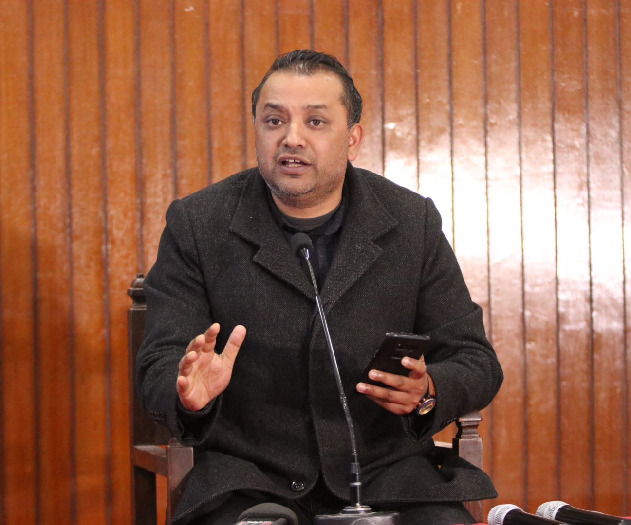 संसदलाई केपी शर्मा ओली नेतृत्वको सरकारले आफ्नो लाचार छाँया बनायो: गगन थापा