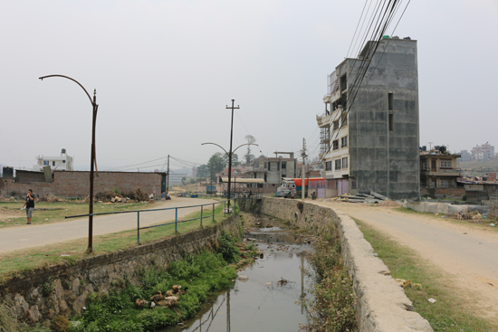 ललितपुरको हात्तिवनस्थित सिलौटेमा पर्ने कर्मनासा आसपासको ७ रोपनी जमिन भूमाफियाको कब्जामा