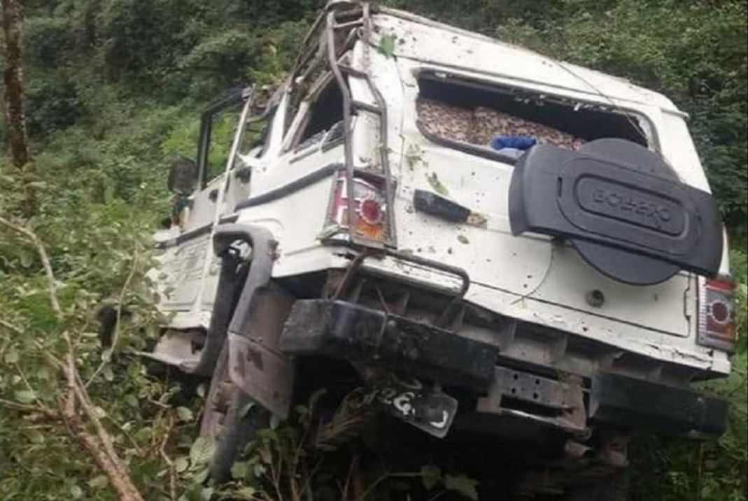 कर्णाली नदीमा जीप खस्दा १५ जना बेपत्ता