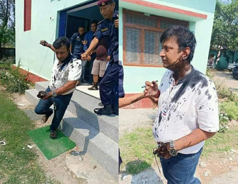 घुस रकमसहित अख्तियारको नियन्त्रणमा रहेका यी इन्जिनियरलाई  नेकपाका कार्यकर्ताले कालोमोसो दले