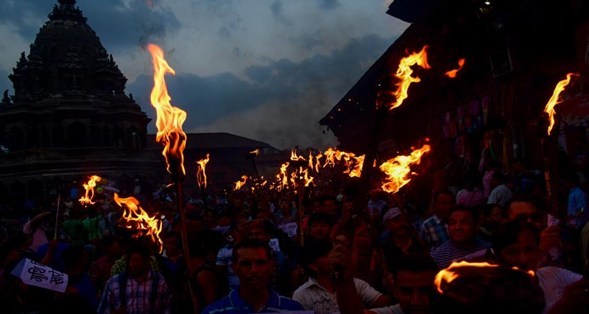 राजावादी शक्तिका कारण प्रधानमन्त्री ओली तनावमा