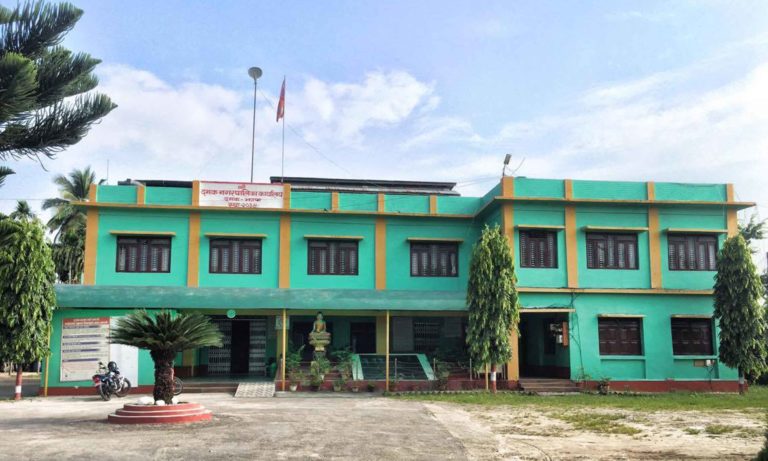 झापाको दमक नगरपालिकाले वितरण गर्न लागेको पत्रकारिता पुरस्कार विवादित | OmkarTimes.com