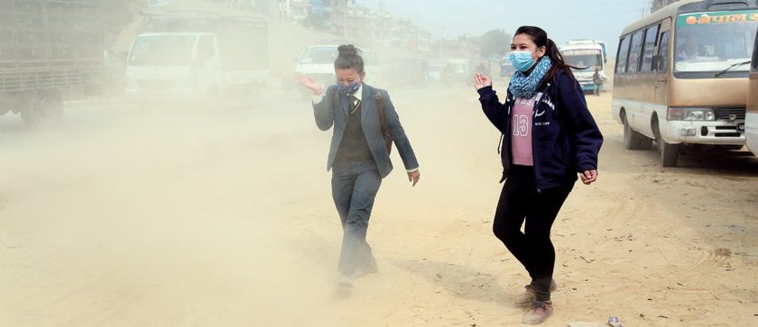 प्रधानमन्त्रीले ढाँटेको भन्दै आलोचना, काठमाडौमा मास्क नलगाई हिड्नै नसकिने