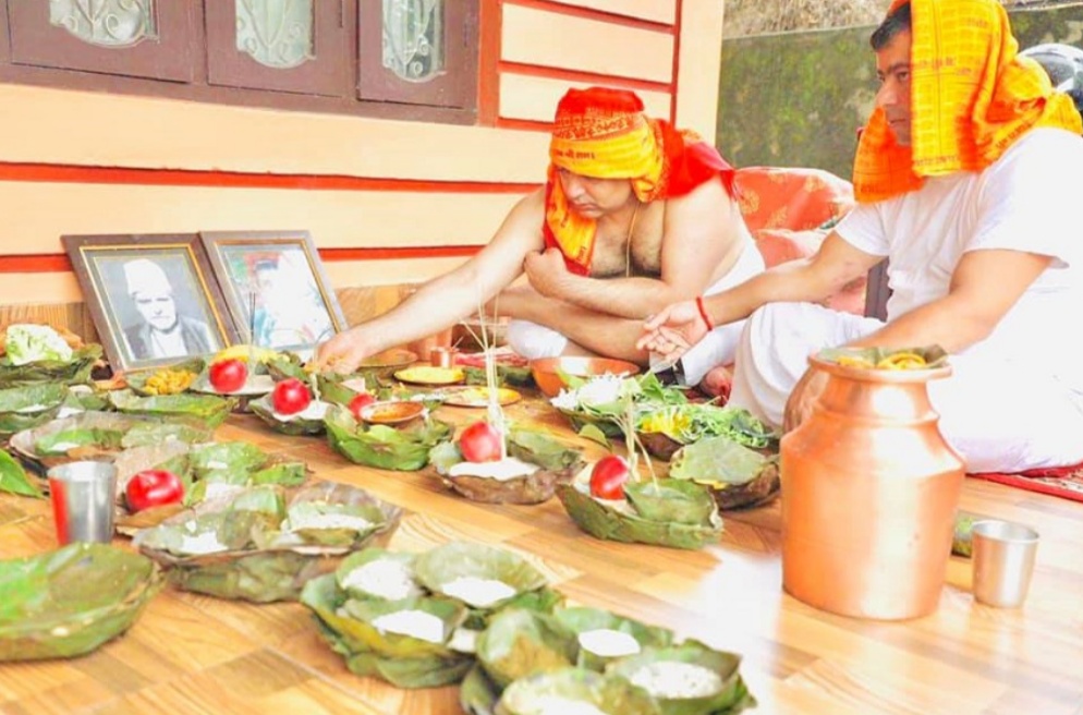 क्रिश्चियन धर्मावलम्बी भनेर चिनिएका परिवार दलका अध्यक्ष ढकालले गरे श्राद्ध