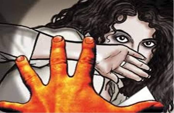 सडक किनारमै युवती माथि सामुहिक बलात्कार