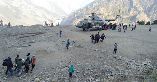 घाइतेलाई सेनाको हेलिकोप्टरमार्फत नर्भिक अस्पताल लगियो