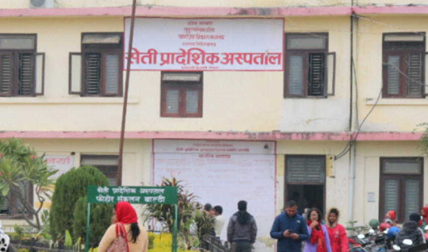 अस्पतालले भर्ना नगरेपछि कैलालीका पाँच जना संक्रमित मन्दिरको हलमा