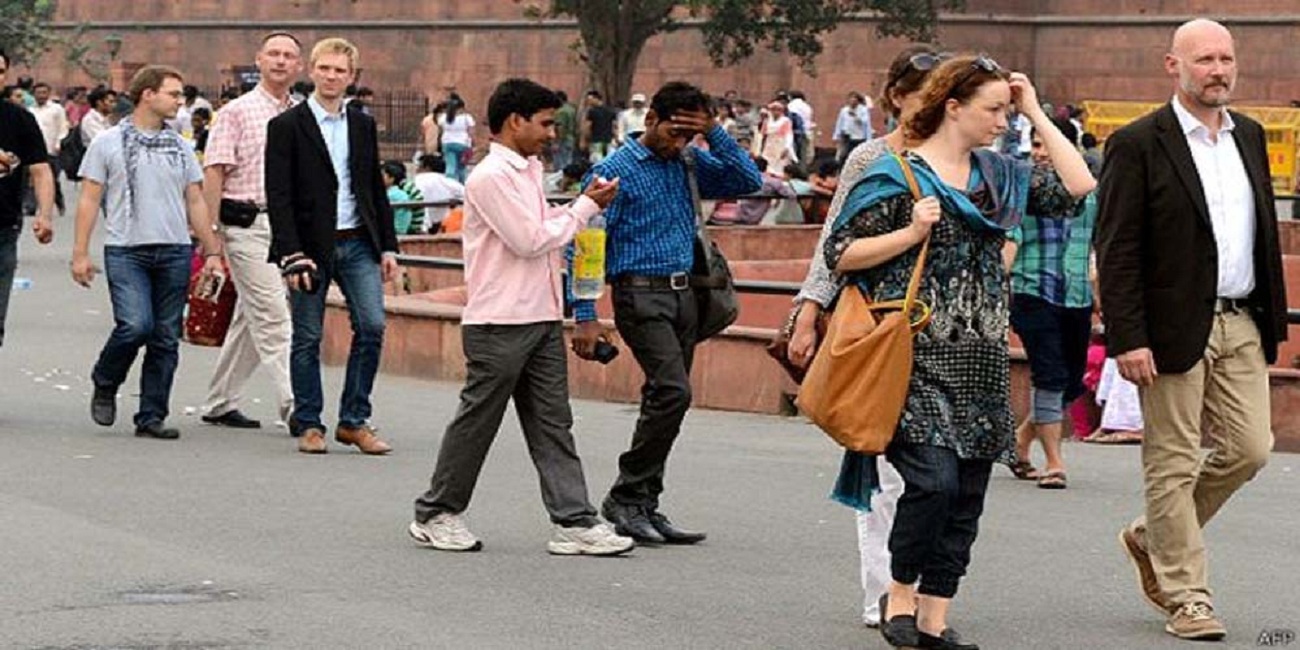 स्थलमार्ग हुँदै नेपाल प्रवेश गर्ने तेस्रो मुलुकका पर्यटकका लागि ढोका बन्द