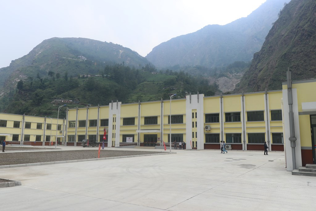 तातोपानीबाट औषधि ल्याउन स्थानीयवासीले अवरोध नगर्ने