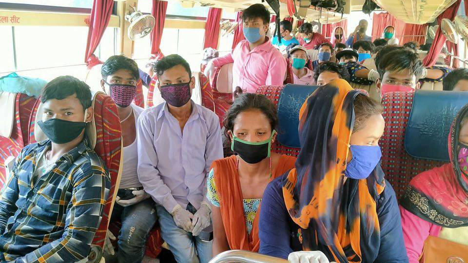 गाडीबाट भित्रिएका सीधै घरमा