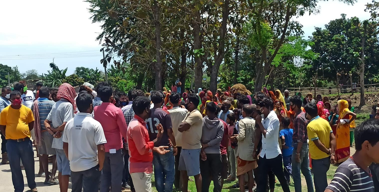 राहत वितरणका विषयमा सिरहामा झडप : ४ राउण्ड हवाइ फायर र १३ राउण्ड अश्रुग्यास प्रहार