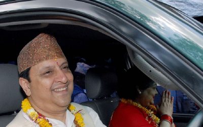 पूर्वराजा ज्ञानेन्द्र शाह झापाबाट काठमाडौं जाँदै