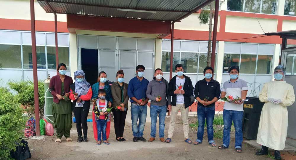 सशस्त्र प्रहरी अस्पतालबाट कोरोना जितेर ११ जना डिस्चार्ज