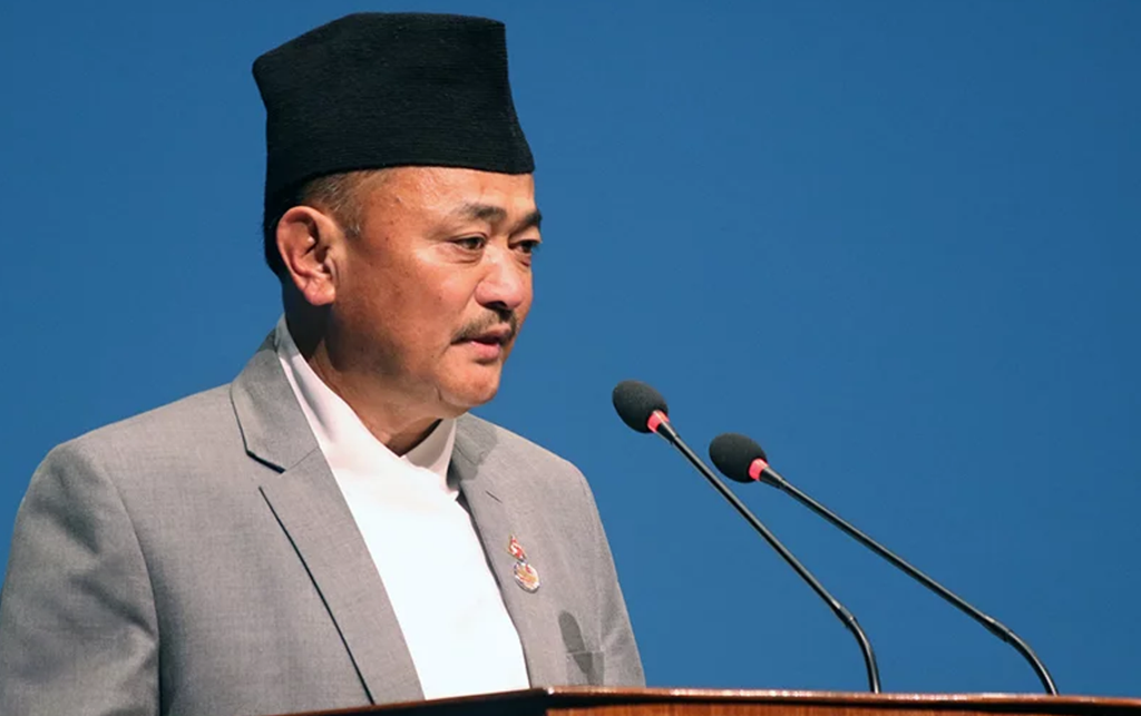 ‘बदमास ठेकेदारले बाटो बनाउँदैन्, दोषचाहिँ प्रधानमन्त्रीको टाउकोमा ?’