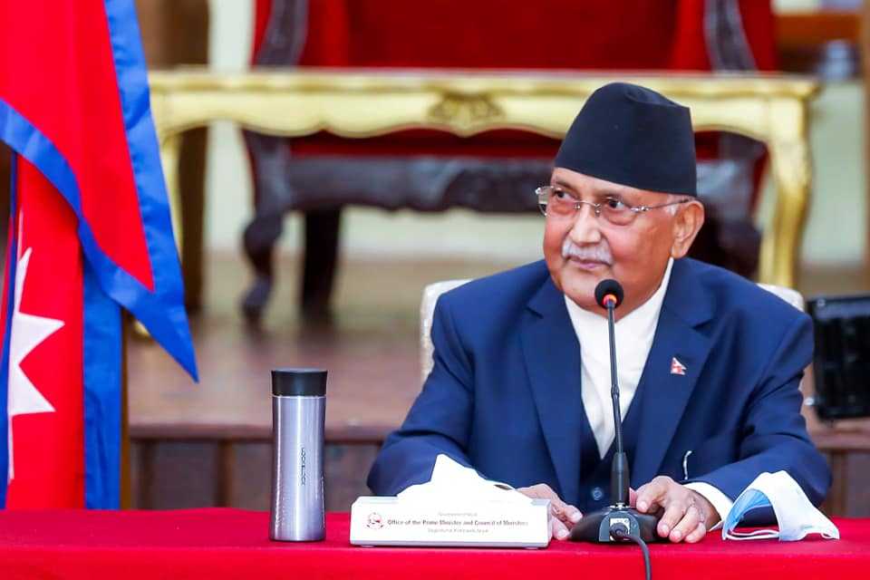 भानुभक्तको बिर्के टोपी लगाएर प्रधानमन्त्री ओली क्याबिनेट बैठकमा !