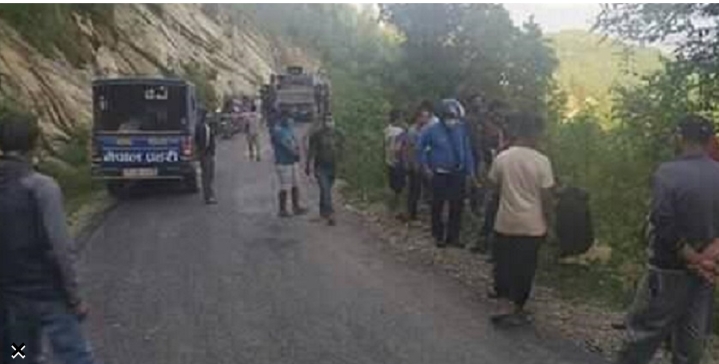 ईन्द्रदह नजिक मोटरसाईकल भिरबाट खस्यो, चालकको मृत्यु