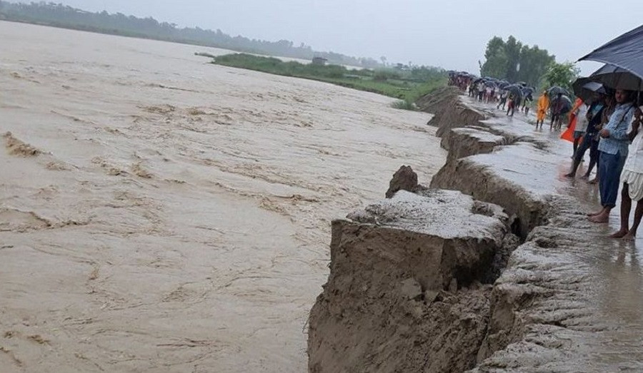 बाढी पीडितका पीडाः  आश्वासन आए, राहत आएन