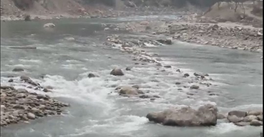 कालीगण्डकीमा टिपर खस्दा चालक बेपत्ता