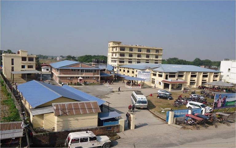 इन्द्र भण्डारीको पहलमा दमकस्थित आम्दा अस्पतालमा आयो भेन्टिलेटर सहित लाखौको स्वास्थ्य सामाग्रि