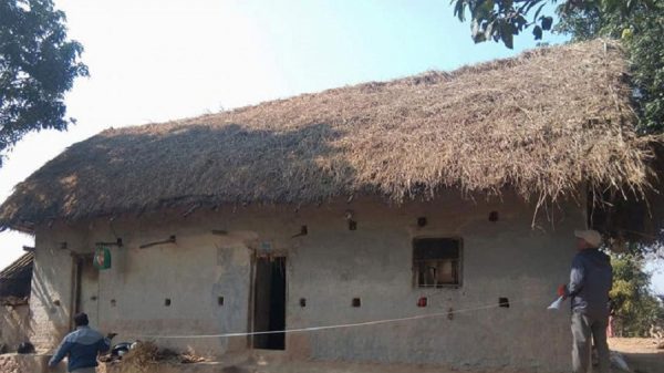 प्रधानमन्त्री केपी ओलीको निर्वाचन क्षेत्रमा अब कोही पनि  फुसको छानोमा बस्नु नपर्ने