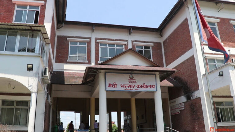 भुटान र बंगलादेशसँगको व्यापार घाटा भने वर्षेनी चुलिँदै