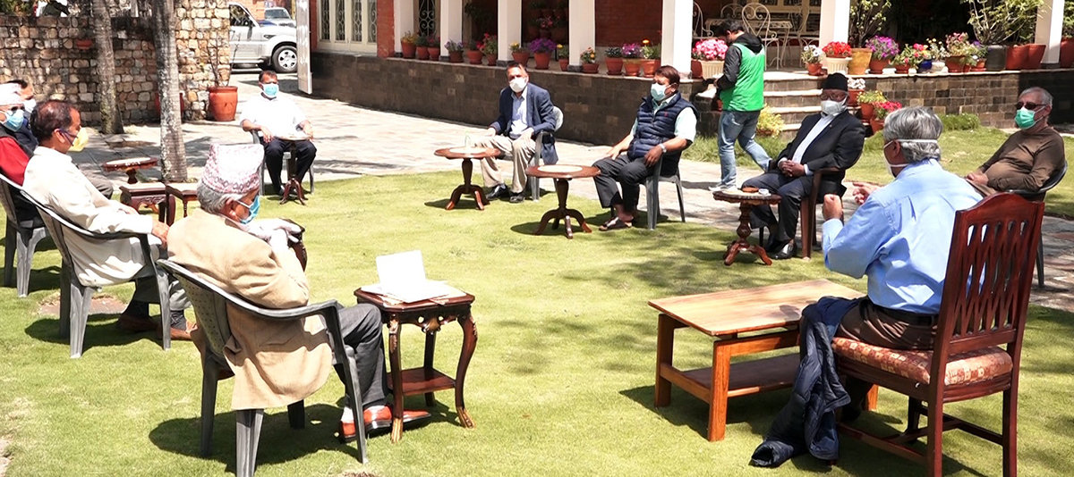 काँग्रेस शीर्ष नेताबीच दिउसो १ बजे बैठक बस्दै