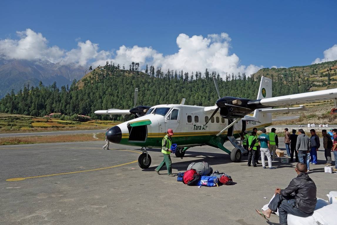 सिमकोट विमानस्थलमा यात्रुको चाप बढ्न थाल्यो