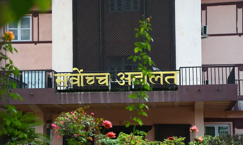 प्रधानमन्त्रीसहित पूर्व प्रधानन्यायधीशहरुलाई अपहेलना मुद्दामा लिखित जवाफ पेस गर्न सर्वोच्चको आदेश