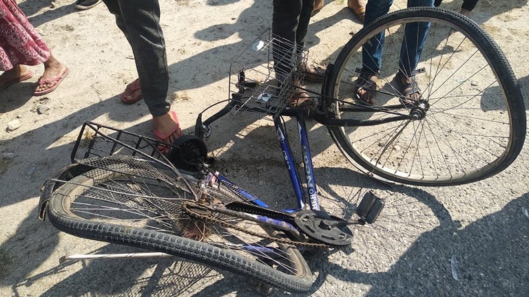 बसकाे ठक्करबाट साइकलयात्रीको मृत्यु