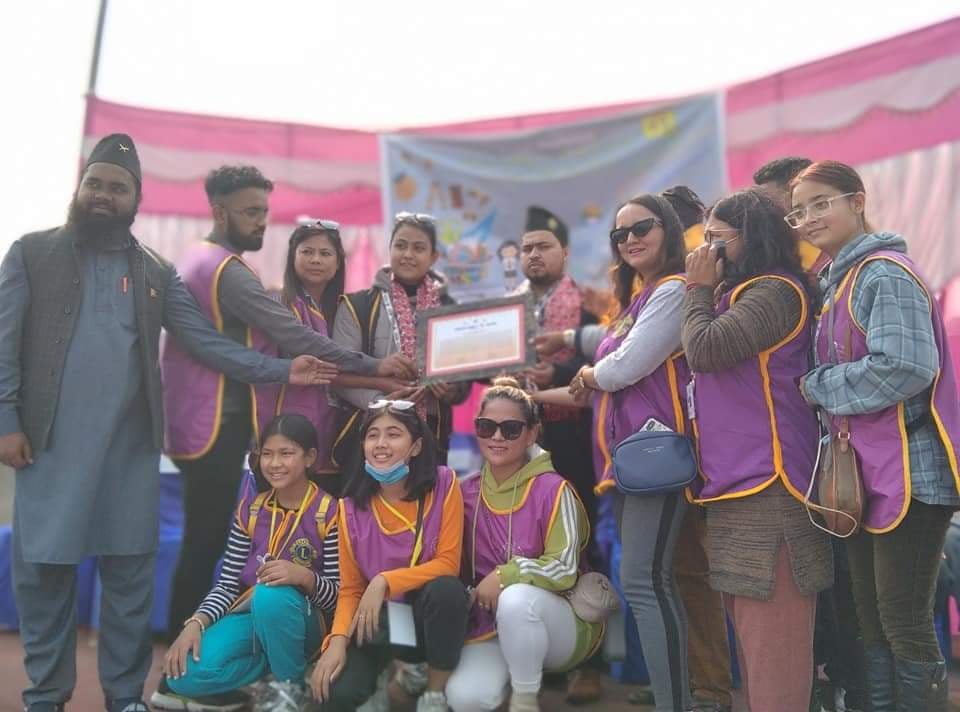 युथ युनिटी अफ नेपालद्वारा विपन्न  विद्यार्थीहरुलाई शैक्षिक सामाग्री वितरण