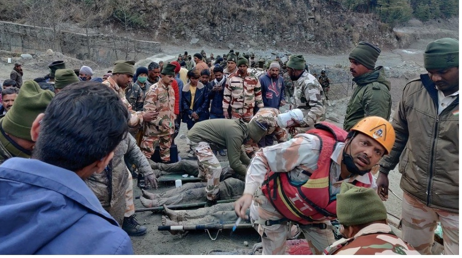 हिमनदी बिस्फोटपछि आएको बाढीमा परि एक नेपालीसहित ११ शव बरामद