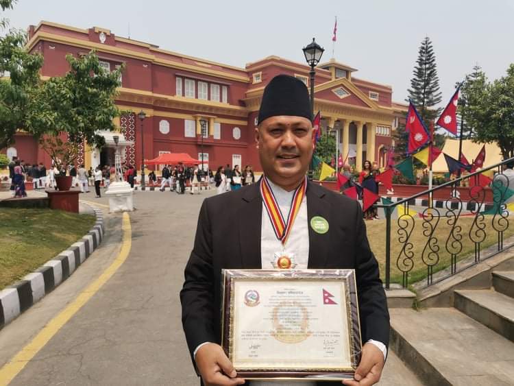 इलाका प्रशासन कार्यालय उर्लाबारीका उप-सचिव विभूषित