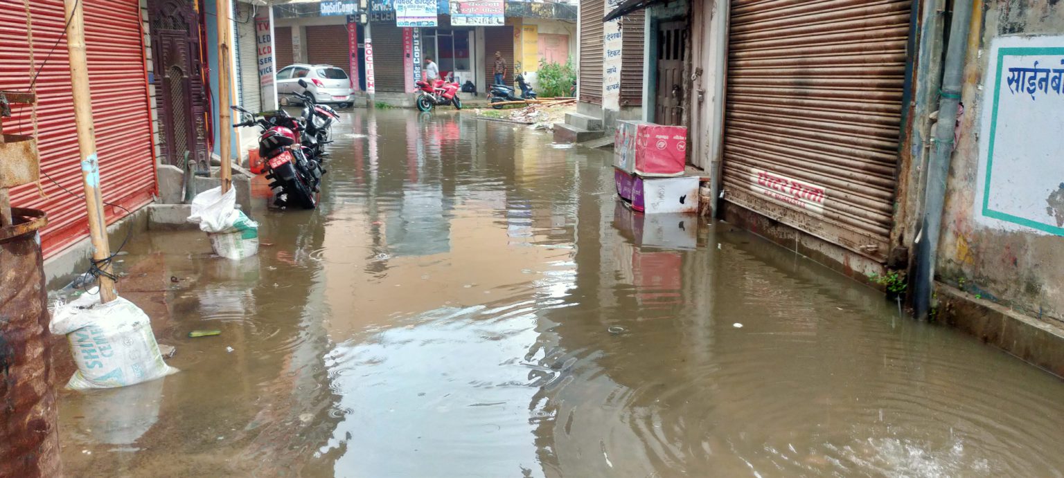 प्रदेश २ मा भारी वर्षा, बस्ती डुबानमा