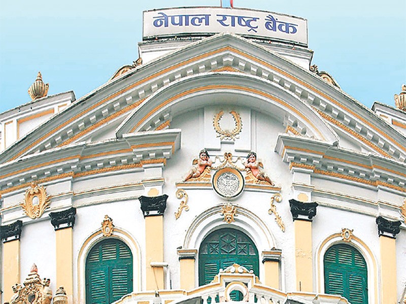 बैंकहरूमा तरलता अभावले हाहाकार