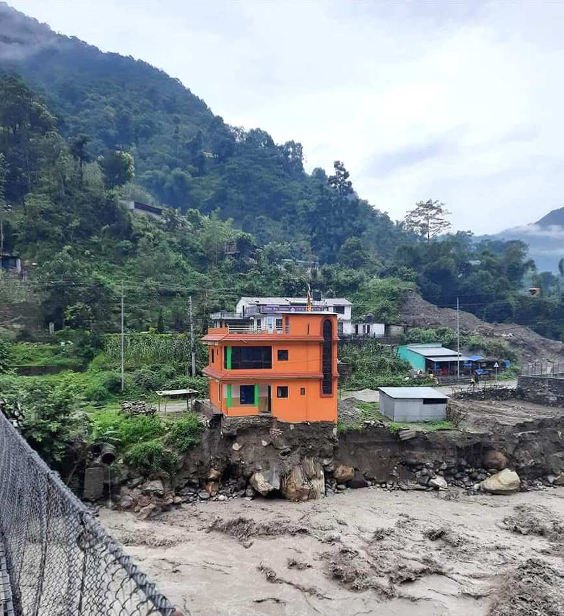 बाढीका कारण धार परिवर्तन गरेको मर्स्याङ्दीलाई पुरानै धारमा फर्काइयो