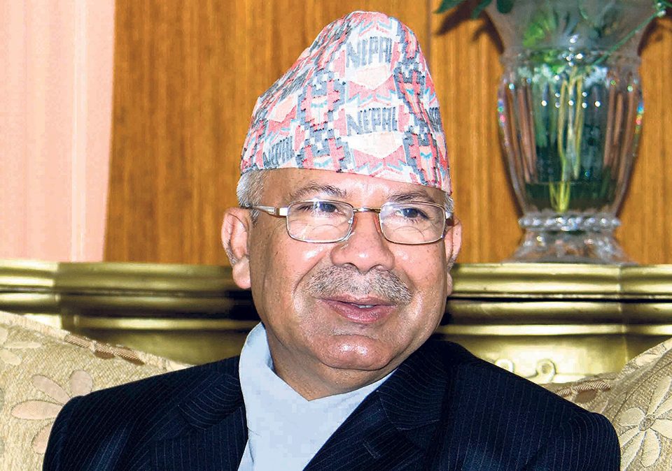 प्रधानमन्त्रीलाई नेपालको सुझाव : ह्विस्की खुवाएर हस्ताक्षर गराउलान् ख्याल गर्नुहोला