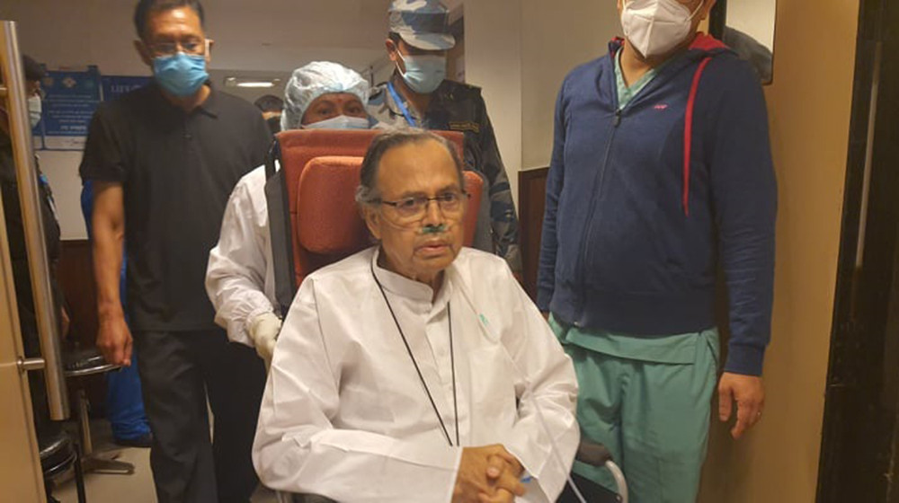खनालको उपचार खर्च व्यहोर्ने निर्णय सच्याउन प्रधानमन्त्रीलाई कानूनका विद्यार्थीको पत्र