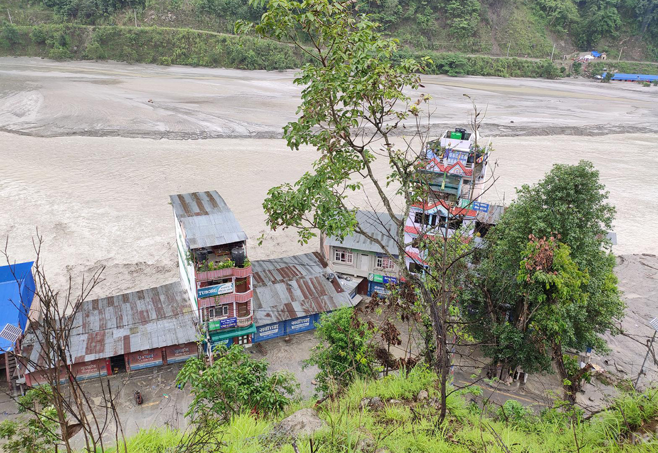 निरन्तरको वर्षाले मेलम्चीको बहाव फेरि बढ्यो, सतर्क रहन आग्रह