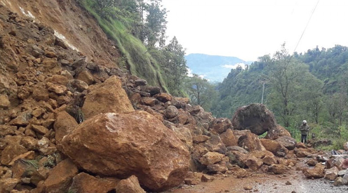 नेपाल यातायात व्यवसायी राष्ट्रिय महासङ्घले वर्षाका कारण अवरुद्ध सडक तत्काल खुलाउन माग