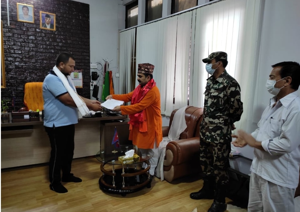 रैथाने एकता परिषद नेपालले प्रदेश प्रमुखलाई बुझायो ज्ञापनपत्र