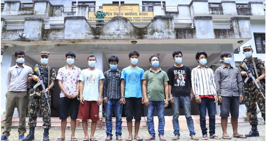 गैंडा तस्करी गरेको आरोपमा ८ पक्राउ