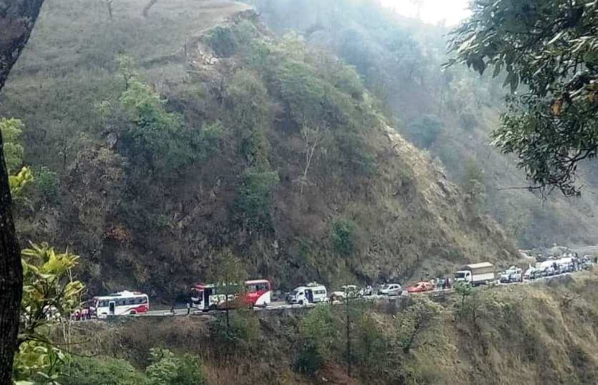 सुदूरपश्चिमका ७ पहाडी जिल्लाको यातायात ठप्प