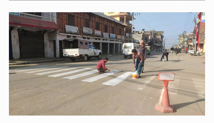 दाङमा बन्दको रचनात्मक शैली : बन्दकर्ताले गरे सडक सफाइ र ट्राफिक चिह्नको व्यवस्थापन