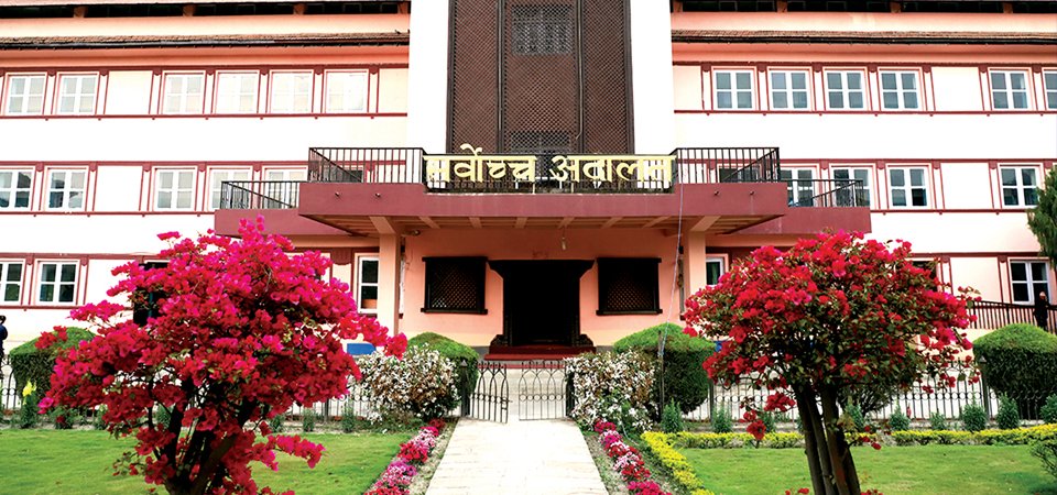 न्यायालयको समस्या समाधान गर्न न्यायसंगत मार्ग लिन संवैधानिक आयोगका ३९ पदाधिकारीको संयुक्त आग्रह