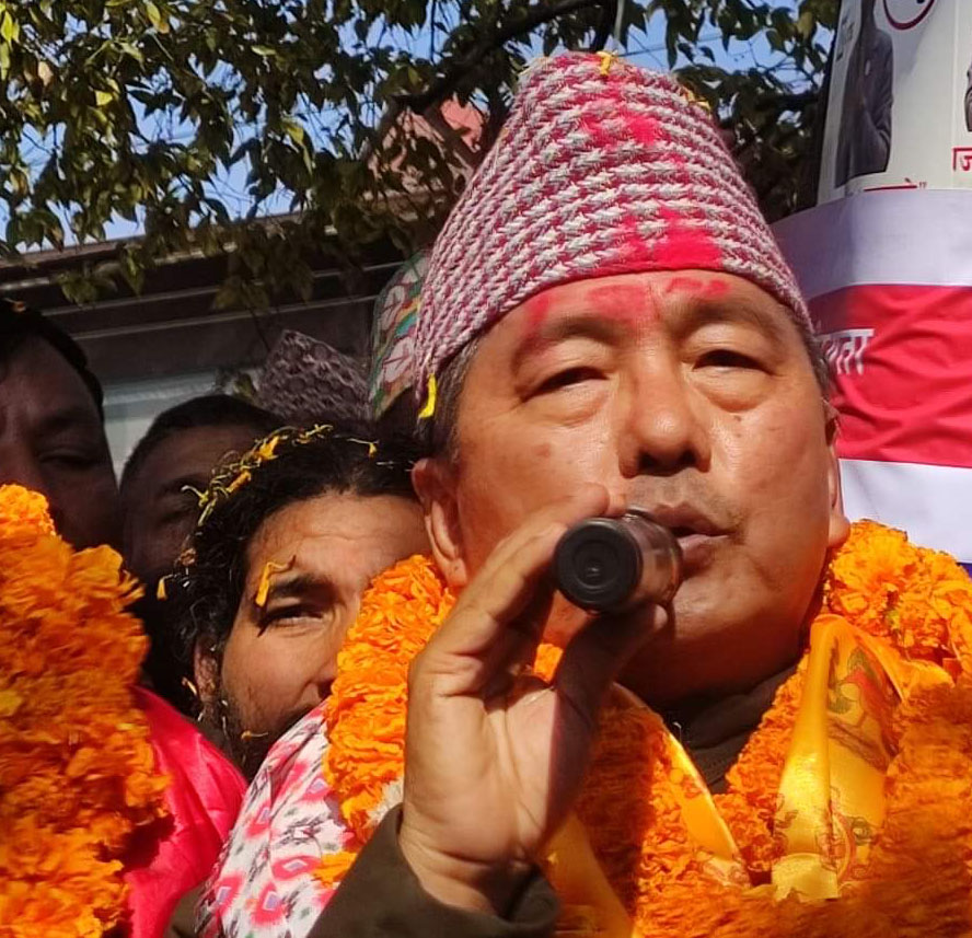 राजेन्द्र लिङ्देनले भने– गाउँमा नेता जाँदा कुन चोर आएछ भन्छन् !