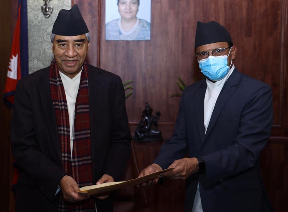 महामन्त्रीमा हारपछि रक्षामन्त्री रिजालले प्रधानमन्त्री देउवालाई बुझाए राजीनामा