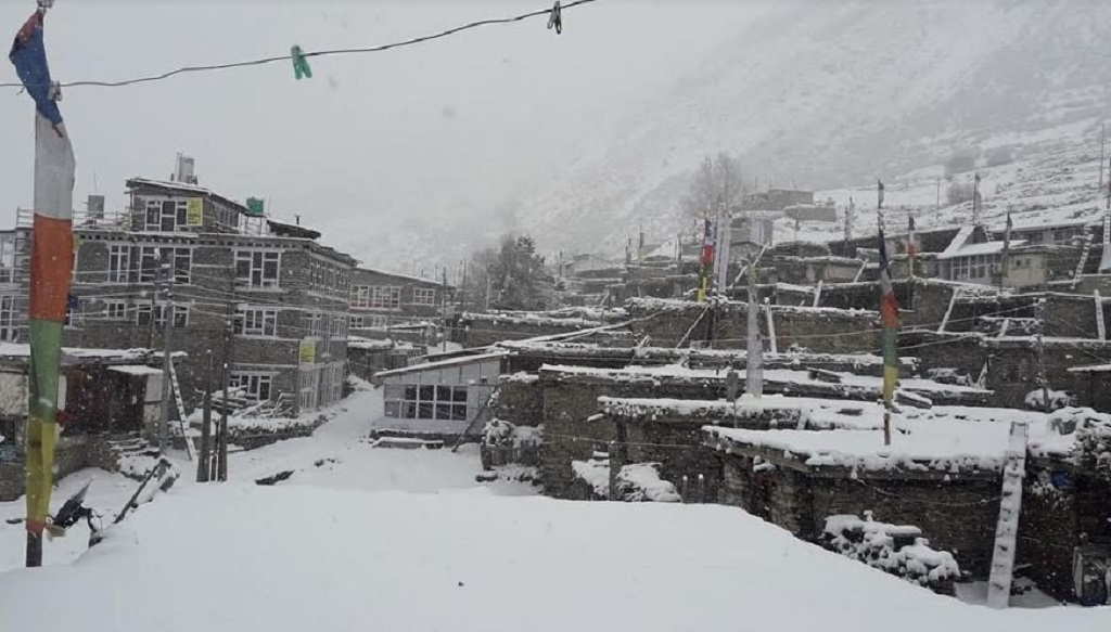 हिमपात र चिसोका कारण मनाङमा विकास निर्माणको काम ठप्प