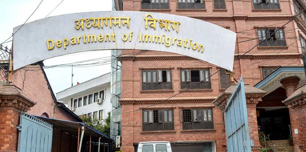 कोरोना बिरुद्ध दुबै खोप लगाएका विदेशीले अनअराईभल भिसा पाउने